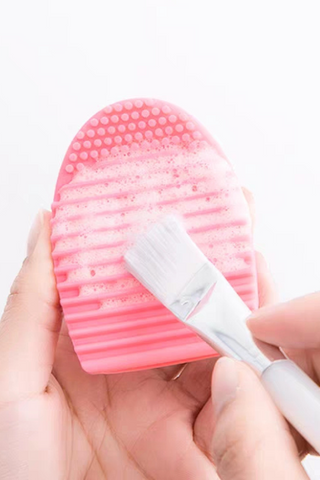 MAKEUP BRUSH CLEANSING SILICON EGG