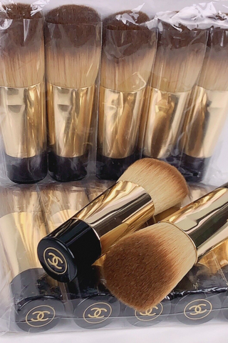 100% AUNTHENTIC CHANEL SMALL FOUNDATION BRUSH 1PC